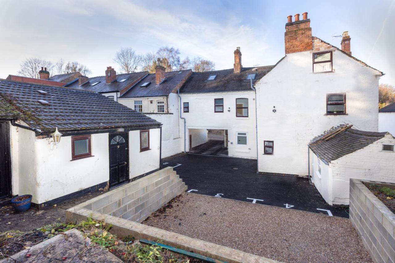 Bondgate East Midlands Airport * Castle Donington
